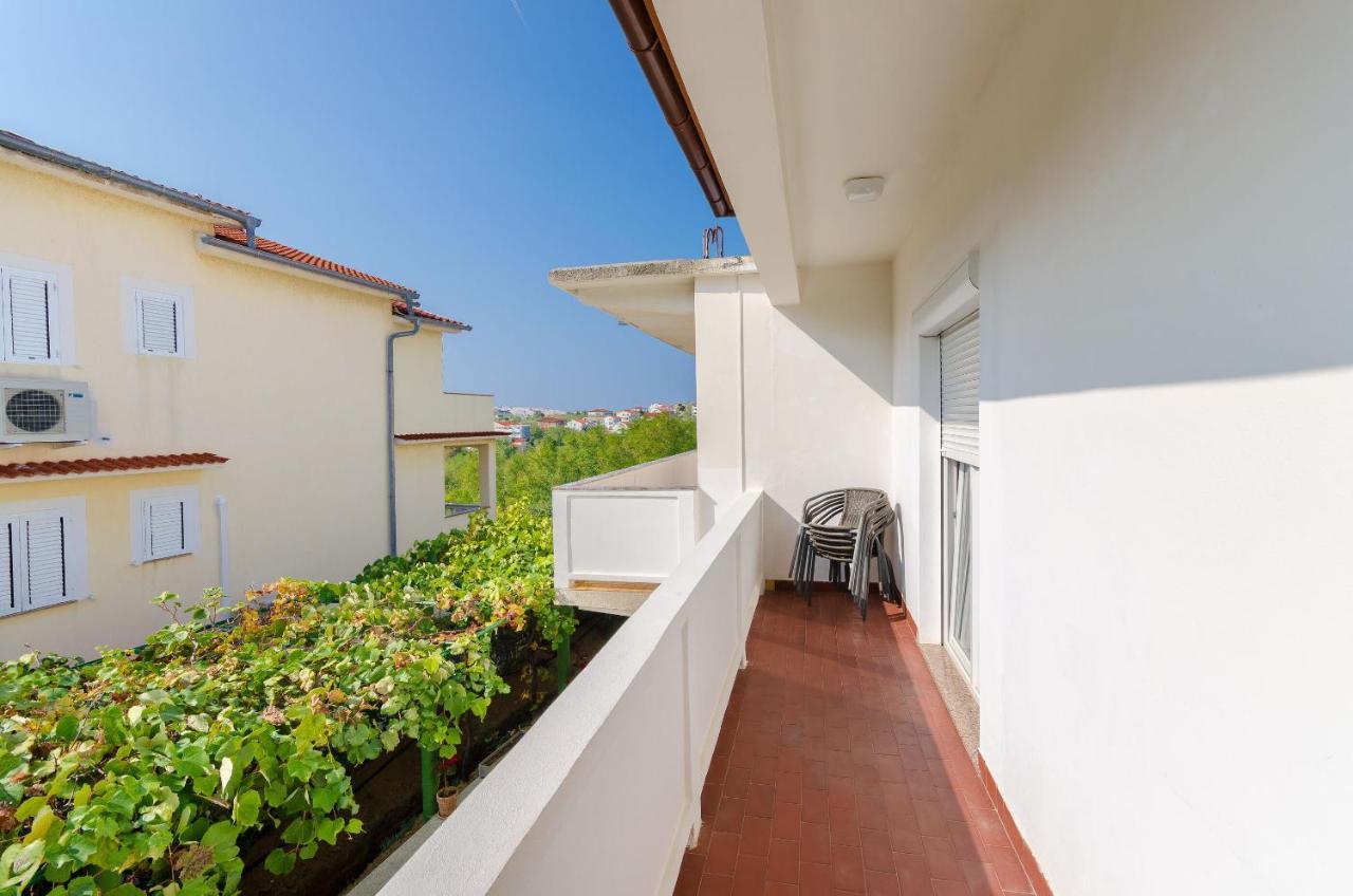 Apartments Ruza A Lopar Ngoại thất bức ảnh