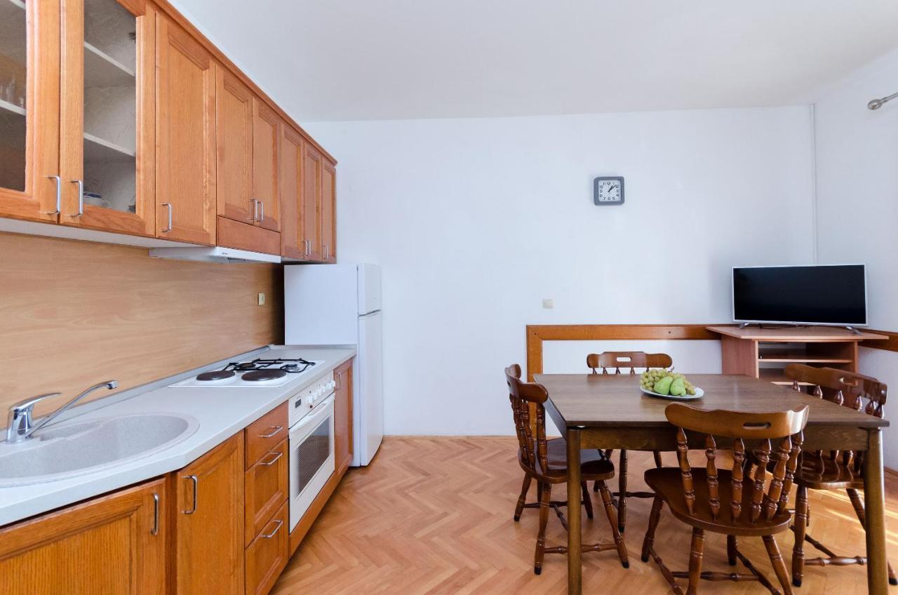 Apartments Ruza A Lopar Ngoại thất bức ảnh