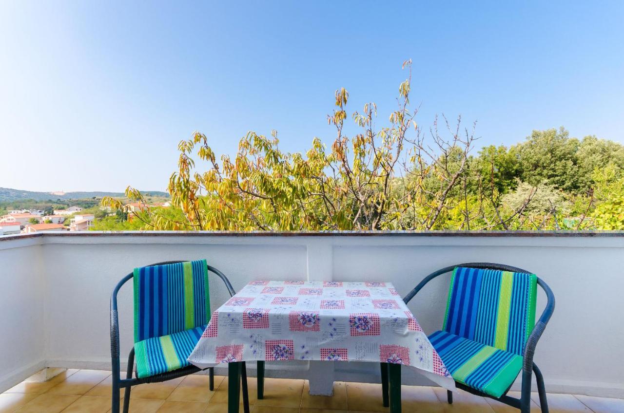Apartments Ruza A Lopar Ngoại thất bức ảnh