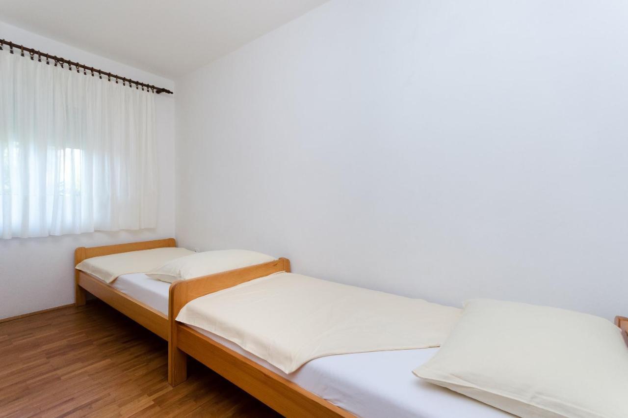 Apartments Ruza A Lopar Ngoại thất bức ảnh