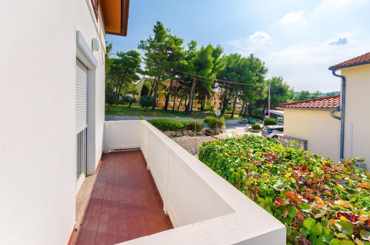 Apartments Ruza A Lopar Ngoại thất bức ảnh