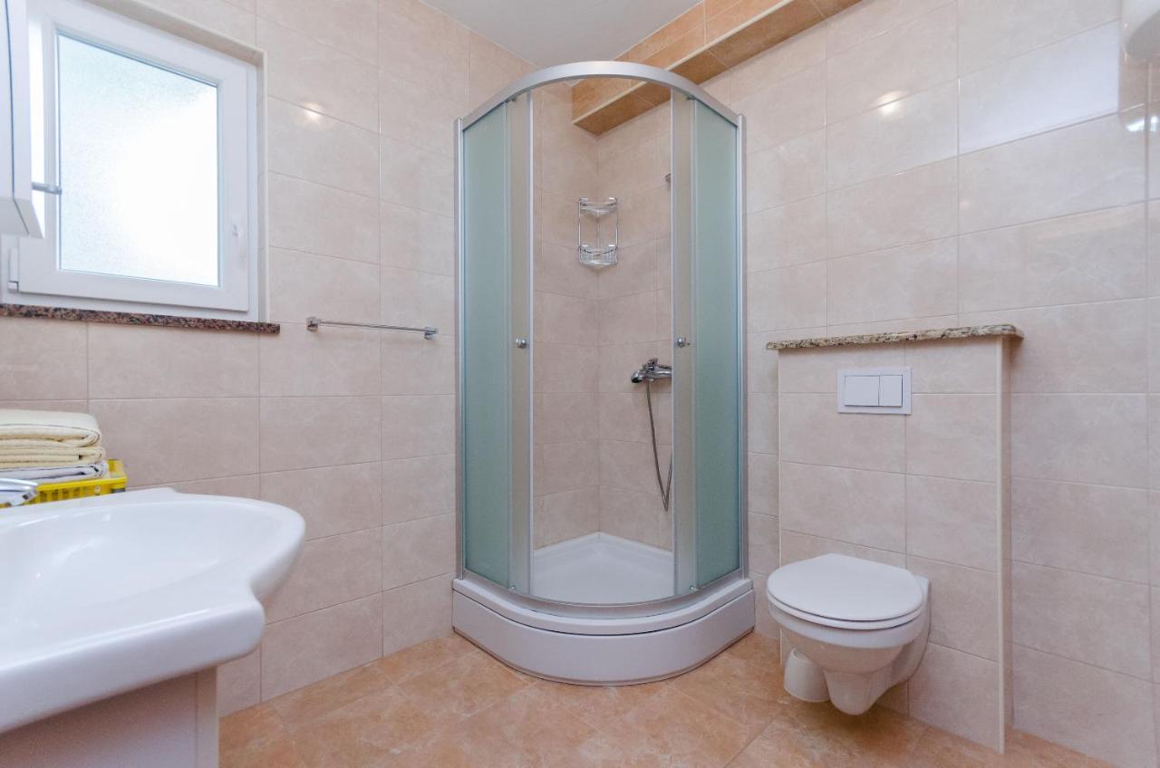 Apartments Ruza A Lopar Ngoại thất bức ảnh